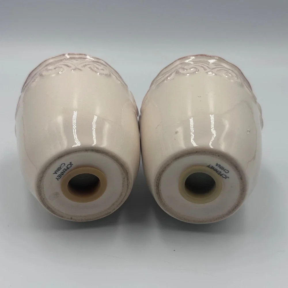 Chris Madden Corvella JCPenney Cream Ceramic Salt and Pepper Shaker Set Scroll